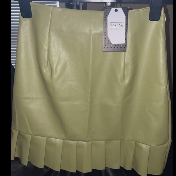 NEW NaaNaa - NEVER WORN‼️ Olive Khaki Frill Peplum Faux Leather Skirt US SIZE 4 - Picture 10 of 13